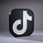 Lampe TikTok – Logo LED - Image 1